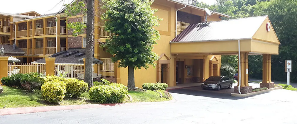 Red Lion Inn & Suites Nashville Airport 2*,