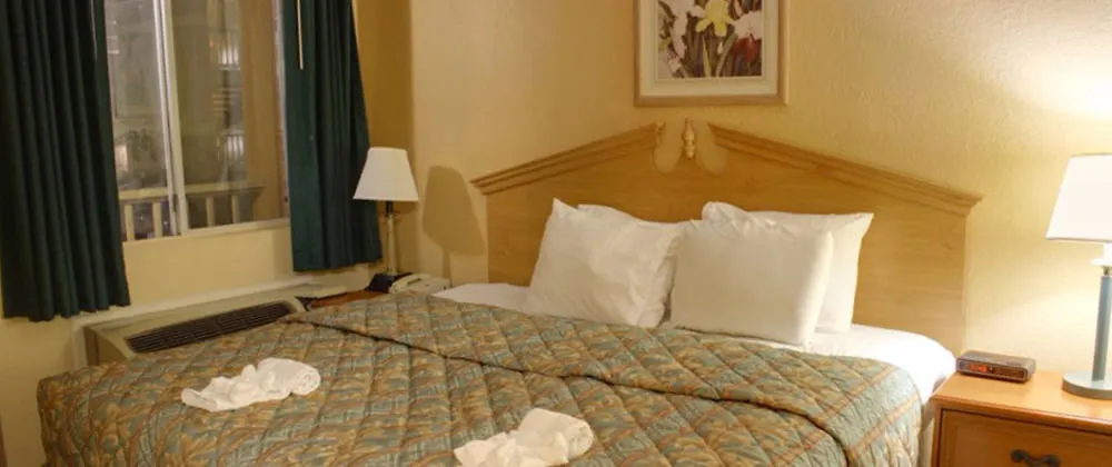 Red Lion Inn & Suites Nashville Airport