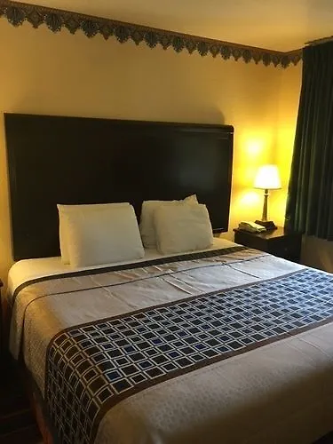 Hotel Red Lion Inn & Suites Nashville Airport