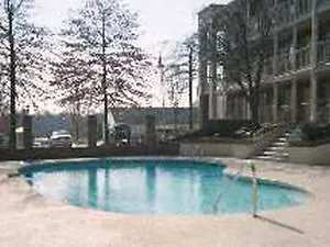 Red Lion Inn & Suites Nashville Airport